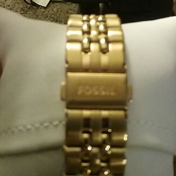 *Looking For Fossil Robot Watch Rose Gold* - Picture 2 of 3